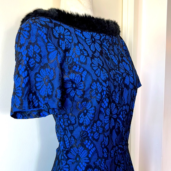💕Tatyana Cobalt Blue Floral Intarsia w Faux Fur Trim M EUC💕 - Picture 3 of 12